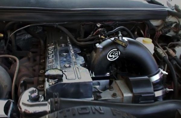 S&amp;B Inlaat Elbow Dodge Ram 2500/3500 2003-2007 5.9 Diesel 