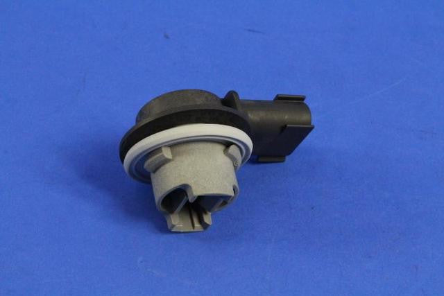 Fitting low beam rear RAM 09/18 19+ classic NON-LED