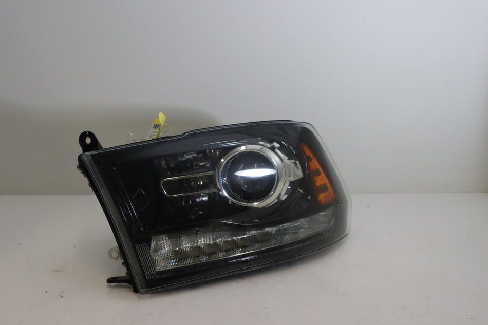 Left headlight Sport 2013/2018 used black
