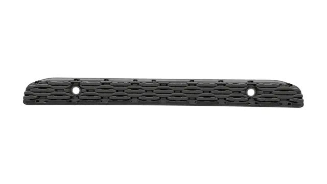 Grille Lower Insert Black 1500 19+