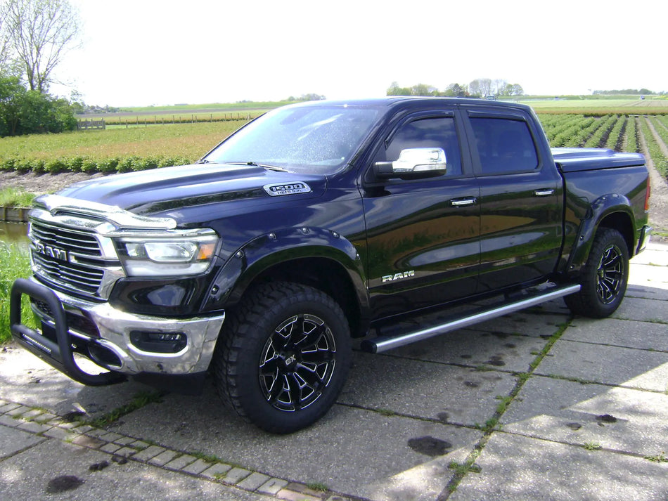 CHROME BUGSHIELD 2019+ RAM 1500 DT