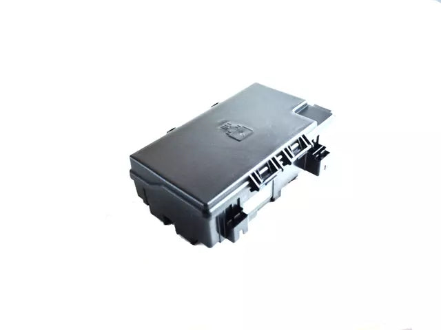Intelligent Power Power Distribution Center - RAM 1500 16-18